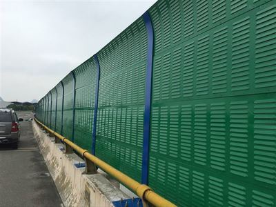 铁路声屏障