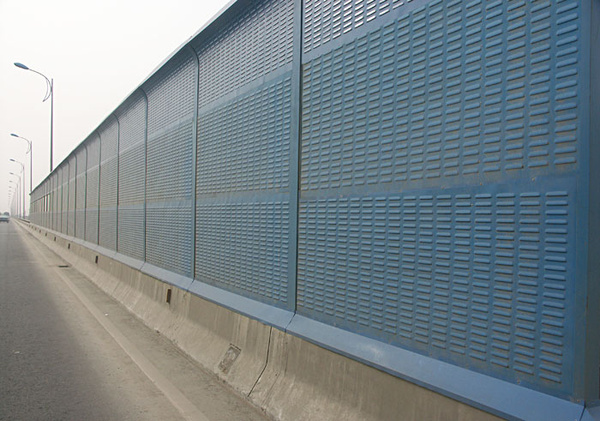 高速隔音声屏障的作用与金属声屏障的优势